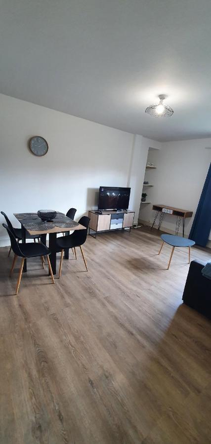Beau T2 En Centre Ville Avec Place De Parking Auto Velo Blois Dış mekan fotoğraf